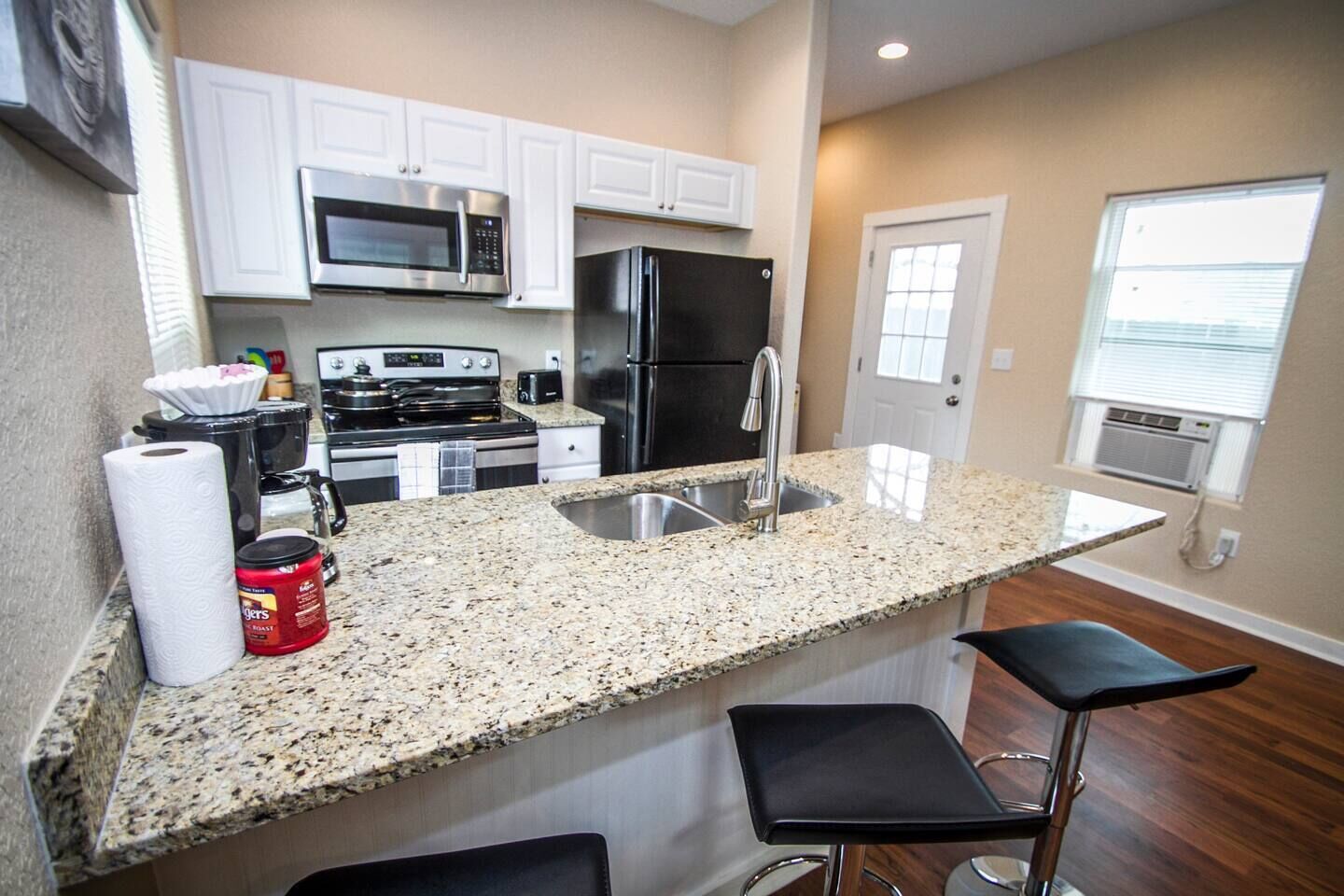 Remodeled House Near Downtown 1BR/1BA