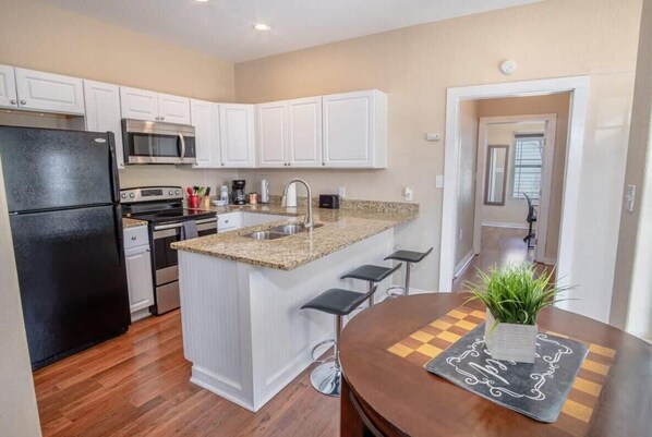 Fridge, microwave, oven, stovetop - Renovated 2BR Near Downtown SA (San Antonio)