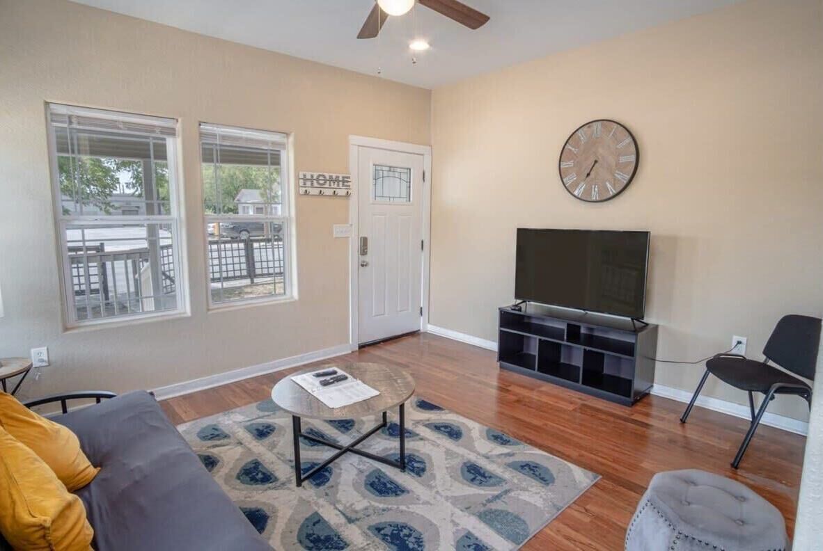 テレビ、書斎 / ワークスペース