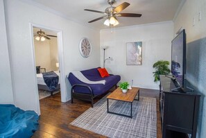 2 Schlafzimmer, Bügeleisen/Bügelbrett, WLAN, Bettwäsche