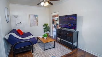 2 chambres, fer et planche à repasser, Wi-Fi, draps fournis