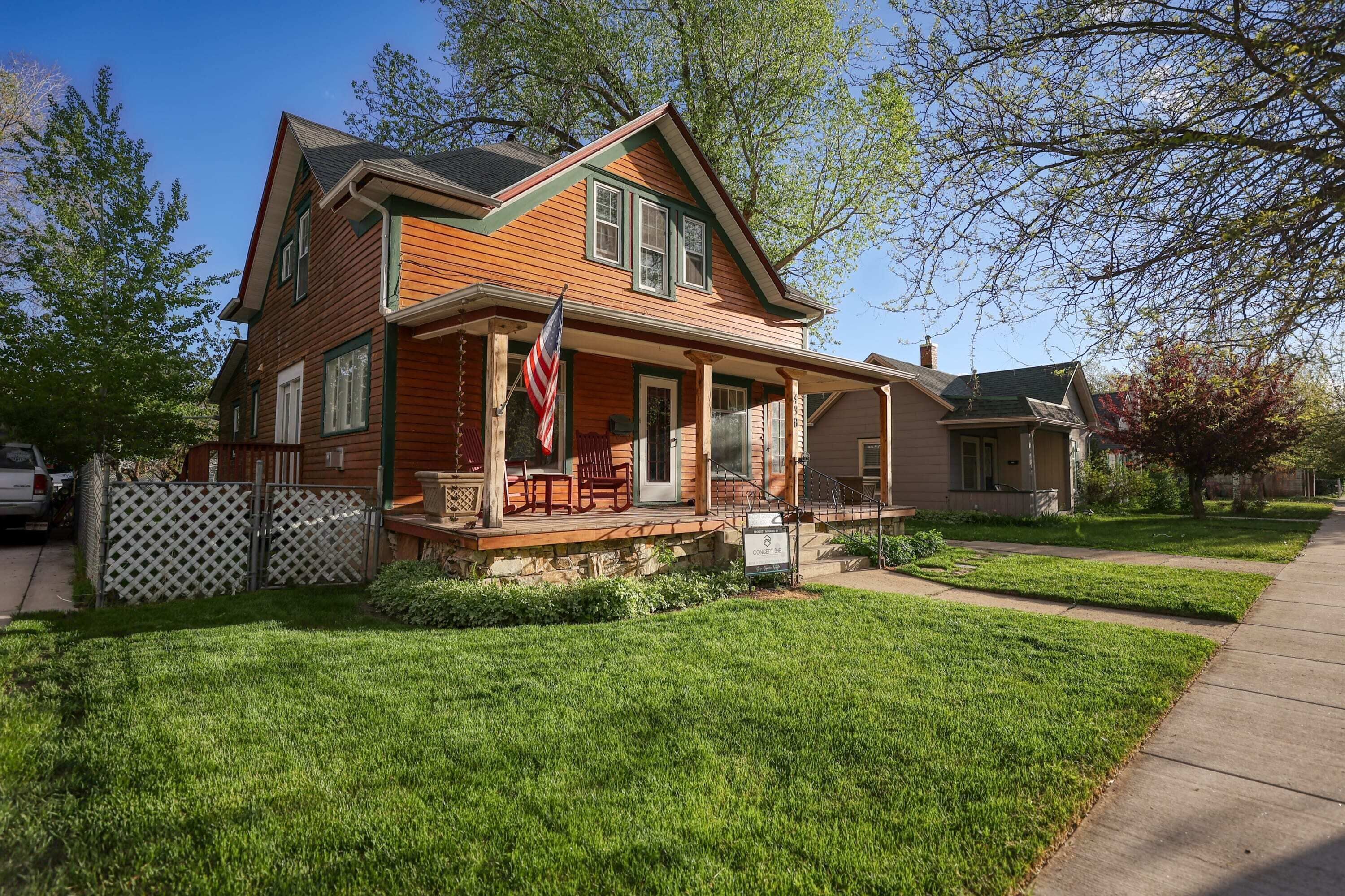 The Cowboy Retreat, Sleeps 13! Pets Welcome!