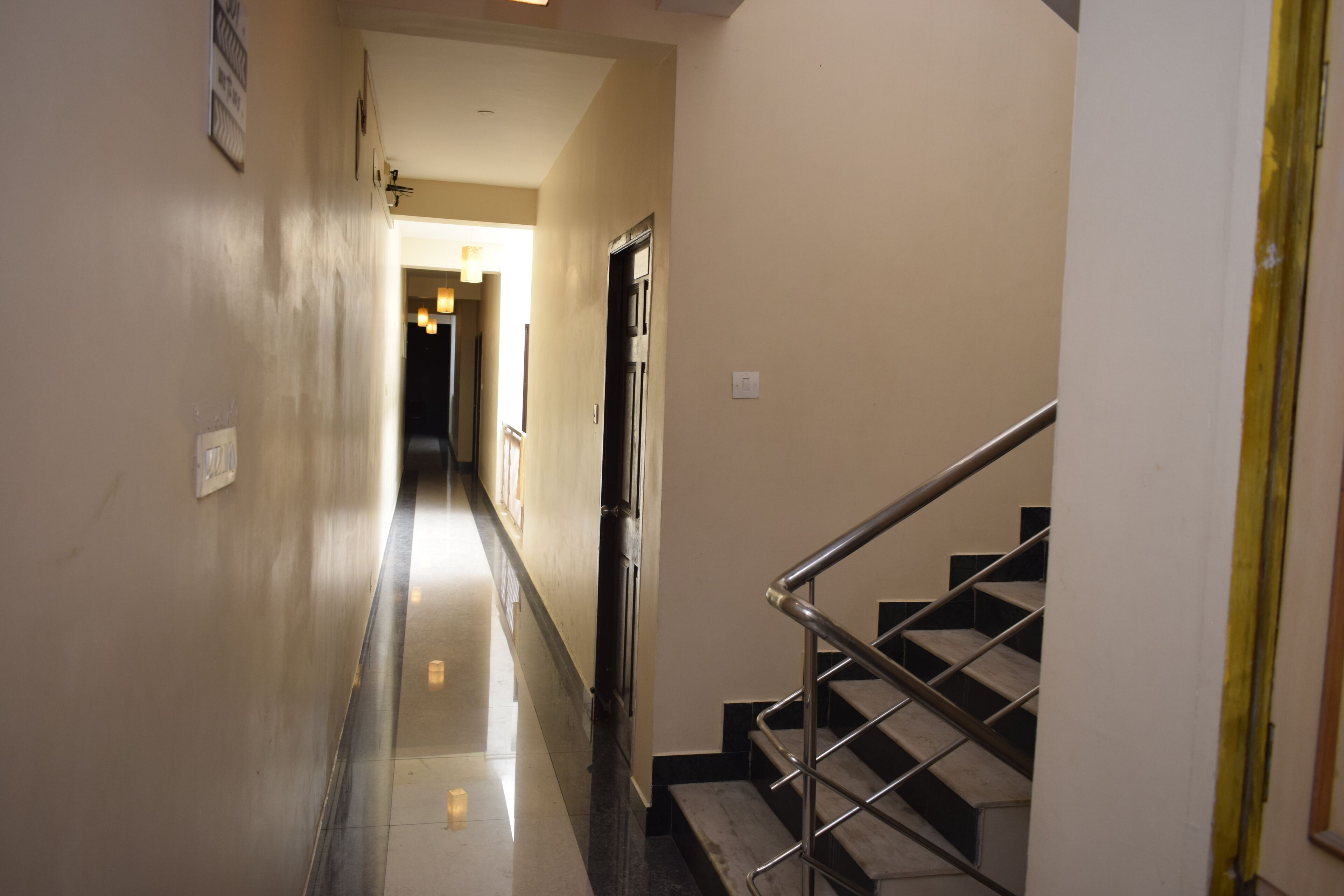 Televisión LCD 32 pulgadas con canales de televisión vía satélite