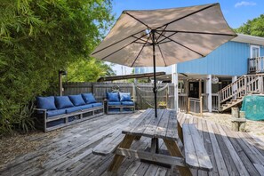 Terrace/patio - Private home on the water w/pool -minutes from the beach and downtown fun!! (Bay St. Louis)