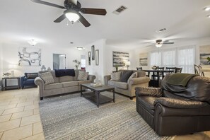 Smart TV, fireplace - Private home on the water w/pool -minutes from the beach and downtown fun!! (Bay St. Louis)