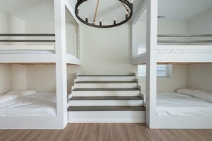 4 makuuhuonetta, Wi-Fi, vuodevaatteet