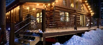 Cozy Eagle River Lakeside Log Cabin on Sunset Lake