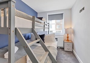 2 bedrooms, iron/ironing board, free WiFi, bed sheets