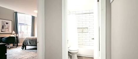 1 chambre, fer et planche à repasser, Wi-Fi, draps fournis