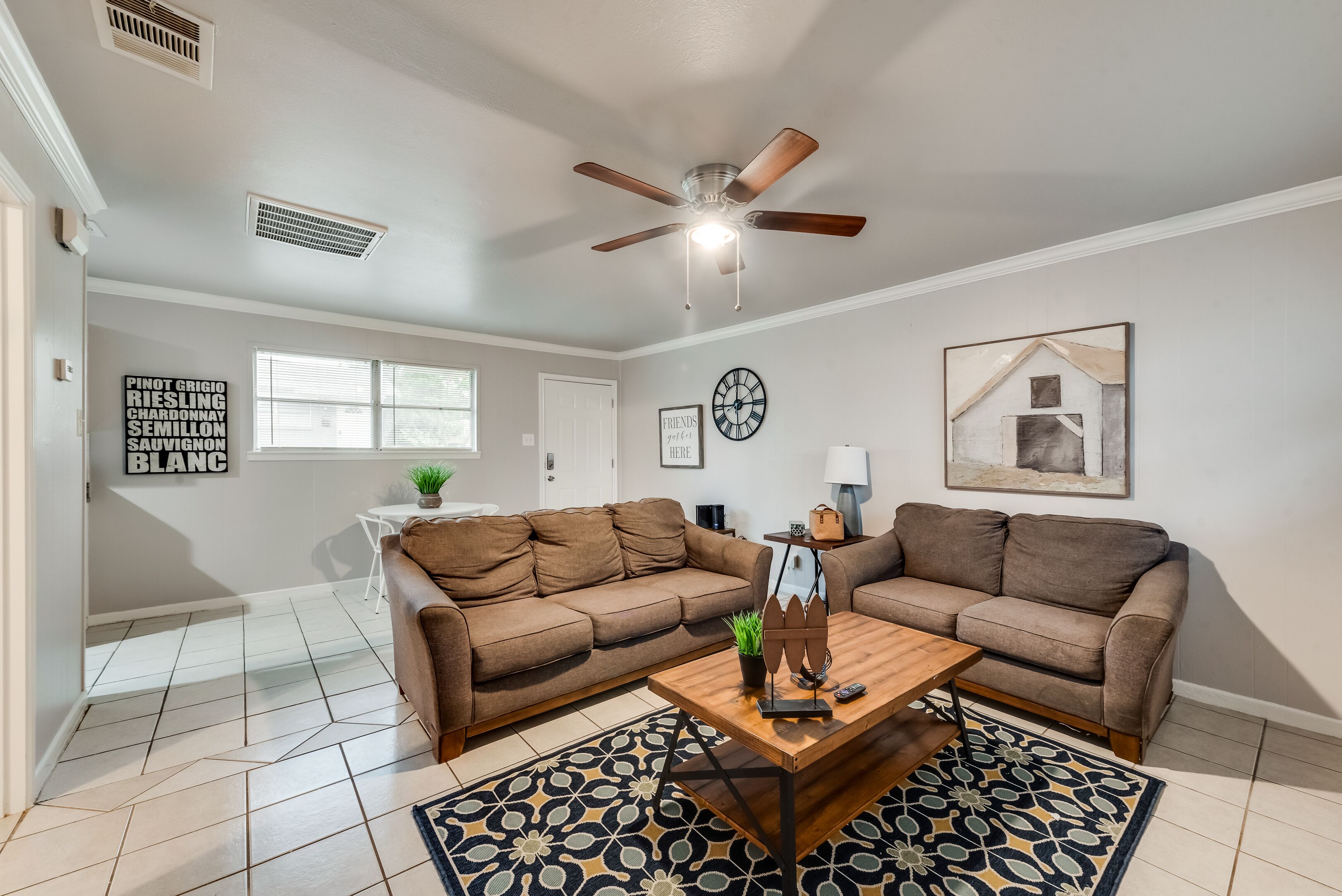 Great Spot - Great Location - 5 Min. to Downtown!