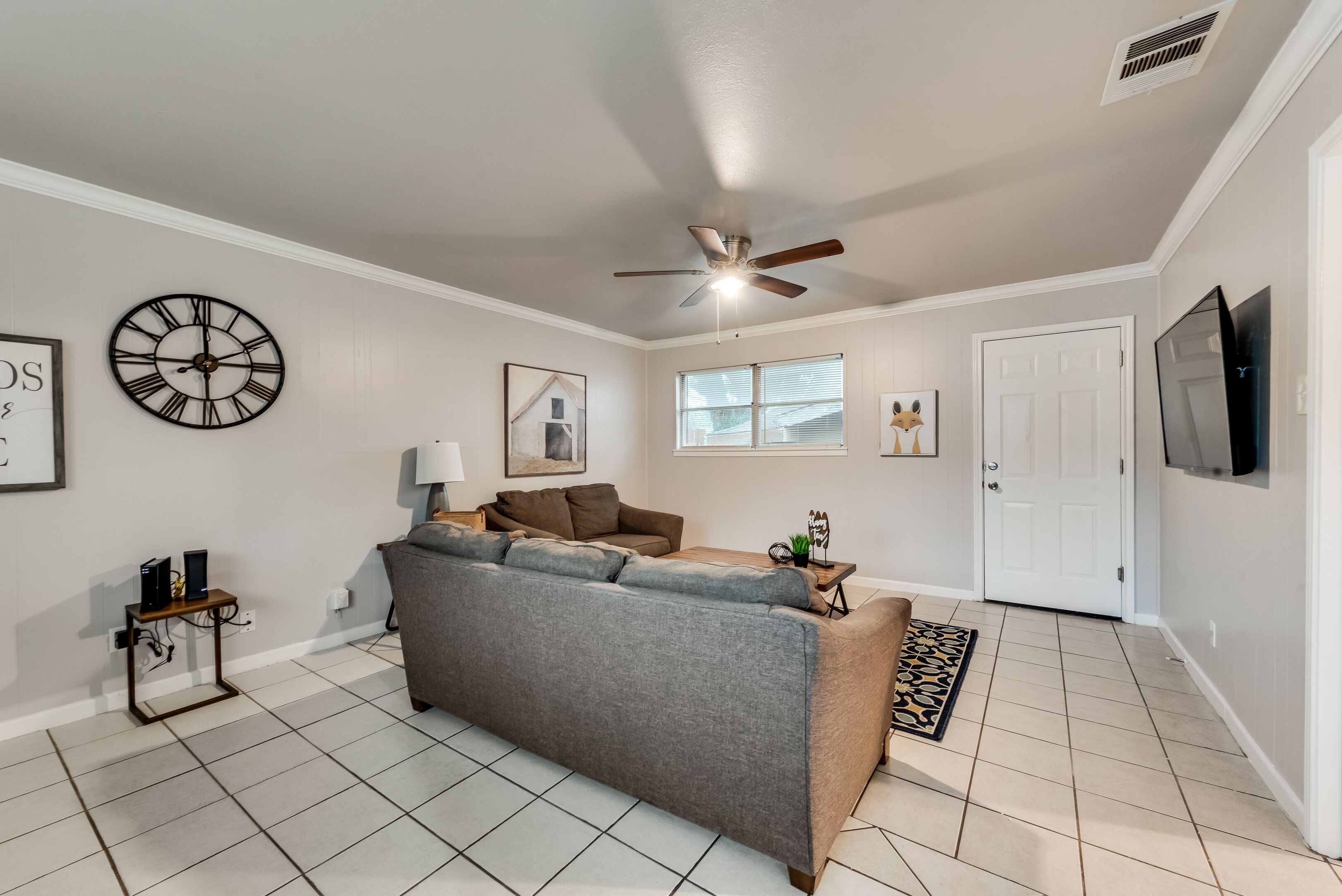 Great Spot - Great Location - 5 Min. to Downtown!