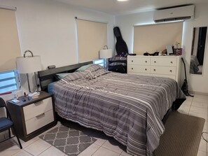 3 bedrooms, desk, free WiFi, bed sheets