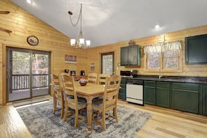 Fridge, microwave, oven, stovetop - Woodland Cabin Getaway w/FirePit, HotTub, GameRoom Edit (Canadensis)