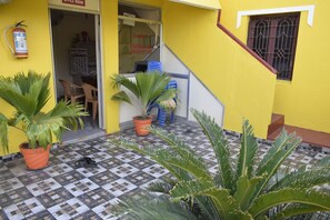 Bagian depan properti