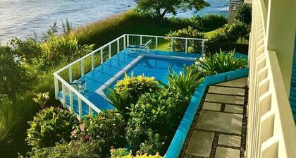 Oceanfront in Hilo Hale Kai Suites - Moana Room - King Bed, Private Bathroom