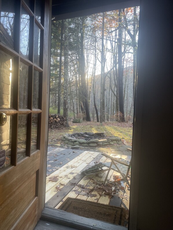 Interior - Woodstock Waterfall Cottage (Bearsville)