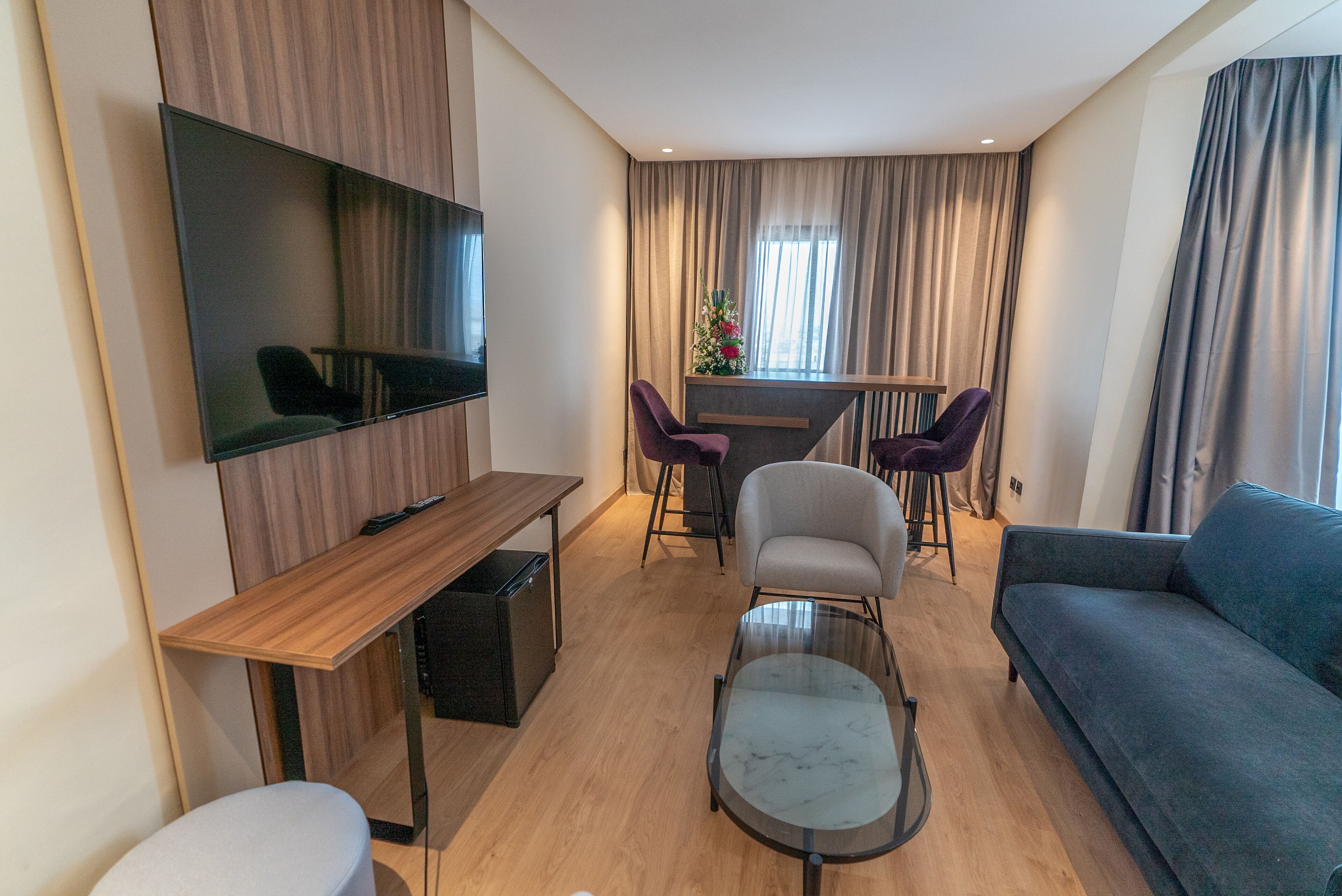 executive suite | in-room safe, free wifi