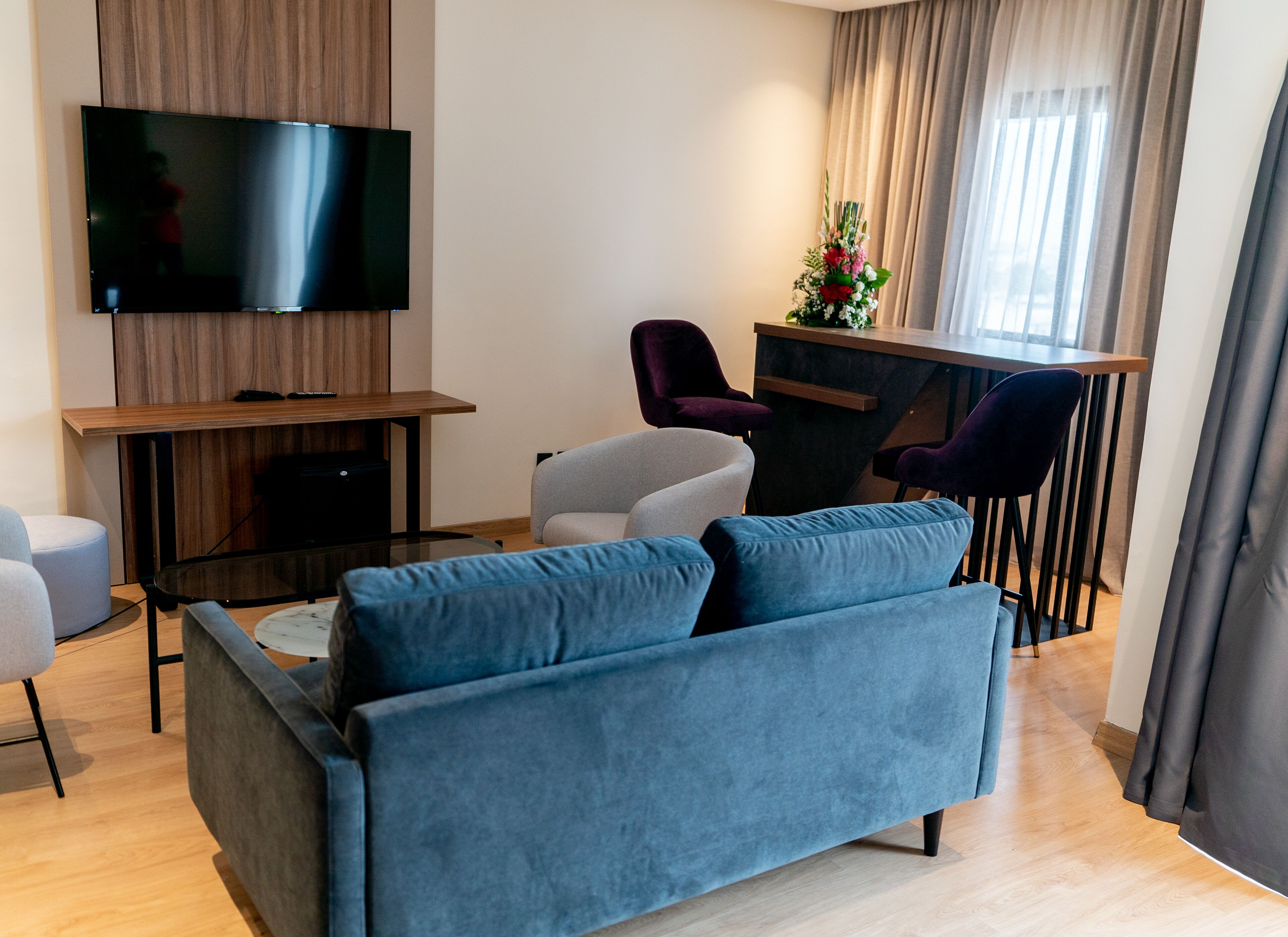 executive suite | in-room safe, free wifi
