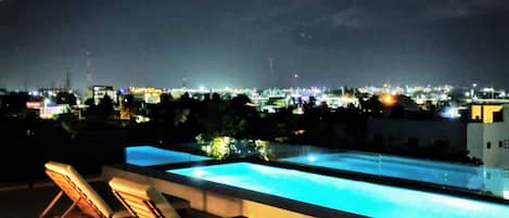 Outdoor pool, a heated pool