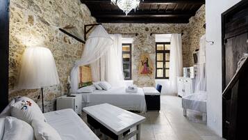 3 chambres, fer et planche à repasser, accès au Wi-Fi (inclus)