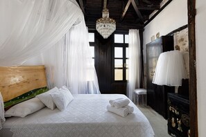 3 bedrooms, iron/ironing board, free WiFi, bed sheets - Antonia's rustic house - Old town view (Ρέθυμνο)