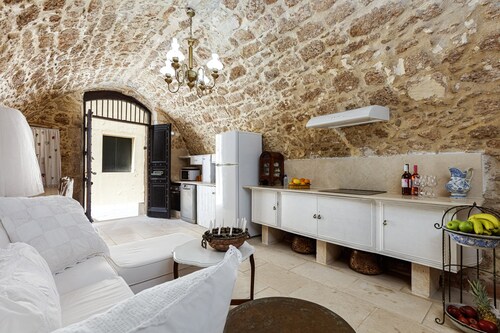 Antonia's rustic house - Old town view