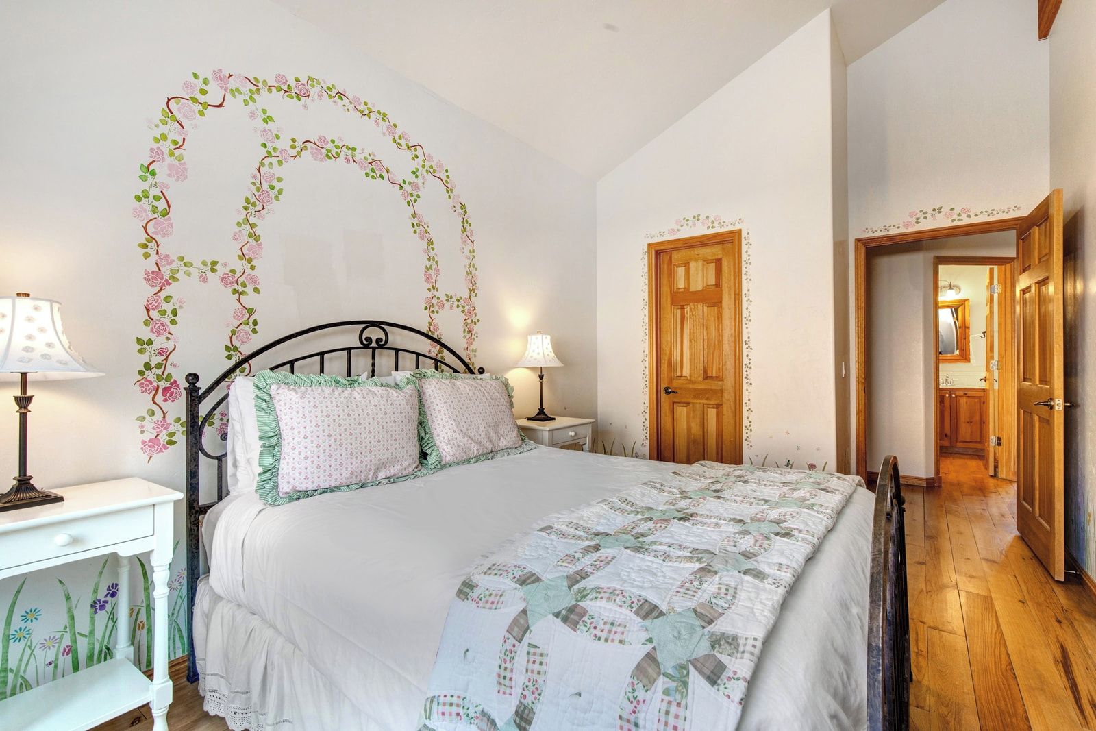 5 chambres, fer et planche à repasser, Wi-Fi gratuit, draps fournis