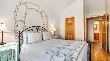 5 chambres, fer et planche à repasser, Wi-Fi gratuit, draps fournis