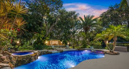 Tropical Resort Style Retreat w/ Pool House 4BR, 3 Bath