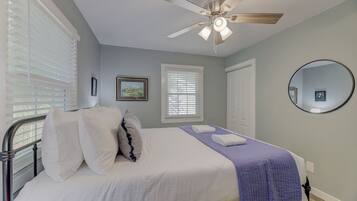 3 bedrooms, iron/ironing board, WiFi, bed sheets