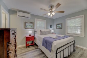 3 bedrooms, iron/ironing board, WiFi, bed sheets - Fort Jackson Family Abode 3BD 2BA Home RENOVATED (Columbia)