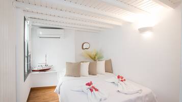 Deluxe Duplex (2) | 2 bedrooms, Egyptian cotton sheets, premium bedding, memory foam beds