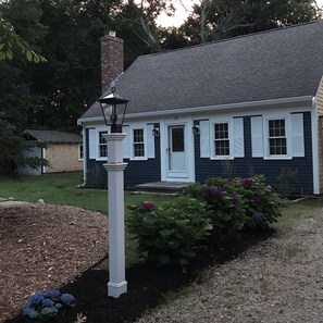 Exterior - Private home, sleeps 8, beautiful outdoor living, quick walk to the beach. (Brewster)