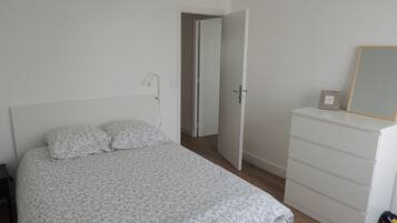 2 多间卧室、办公桌、熨斗/熨衣板、免费 WiFi