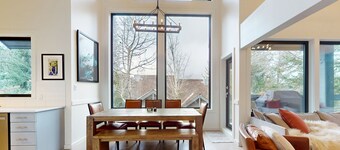 Whistler Village Luxury Home, Hot Tub, Ski Access, Gas Fireplace, Mountain Views