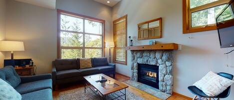 Televisión, chimenea