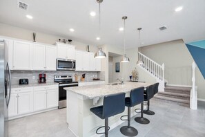 Microwave, oven, dishwasher, coffee/tea maker