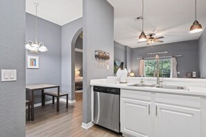 Interior - Bahama Bay beautiful 3 bedrooms condo (Davenport)
