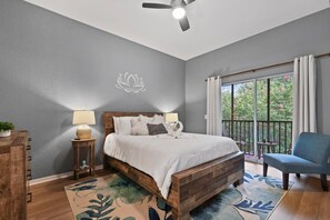 3 Schlafzimmer, Schreibtisch, Bügeleisen/Bügelbrett, Reisekinderbett