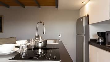 Apartment | Eigene Küche | Mikrowelle, Ofen, Kochgeschirr/Geschirr/Besteck