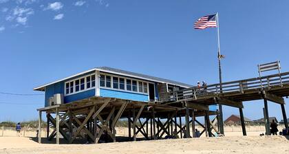 Soundside, 5 min walk to the beach, 6 private decks, shared pool and pickleball