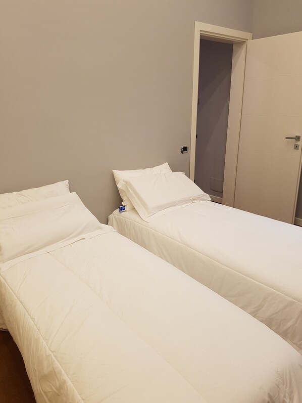 2 Schlafzimmer, Schreibtisch, Bügeleisen/Bügelbrett, kostenloses WLAN