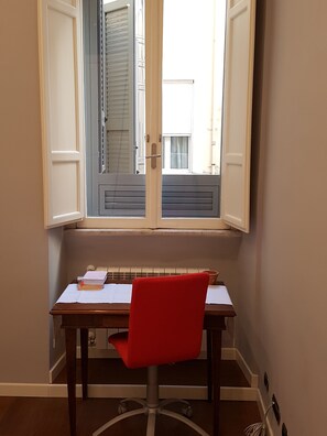 3 bedrooms, desk, iron/ironing board, free WiFi - NATIONAL LUXURY APARTMENT (Roma)