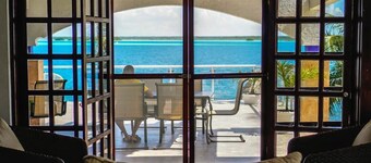 Private Lakefront Villa Costera 171