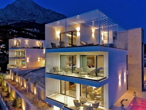 Villa Sea Splendor with Pool