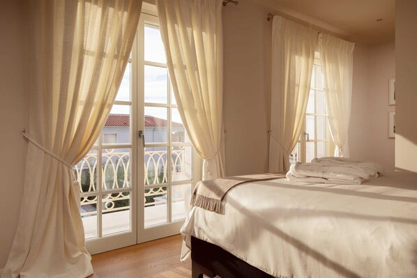 4 chambres, fer et planche à repasser, accès au Wi-Fi (inclus)