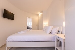 1 slaapkamer, een strijkplank/strijkijzer, gratis wifi, beddengoed