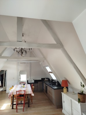 Dining - Hyper center, charm, view of the cathedral, pedestrian street (Quimper)