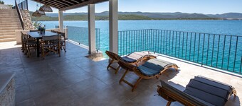 Villa Simpleza - Six Bedroom Villa with Private Pool and Jacuzzi