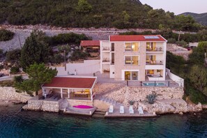 Exterior - Villa Simpleza - Six Bedroom Villa with Private Pool and Jacuzzi (Klek)